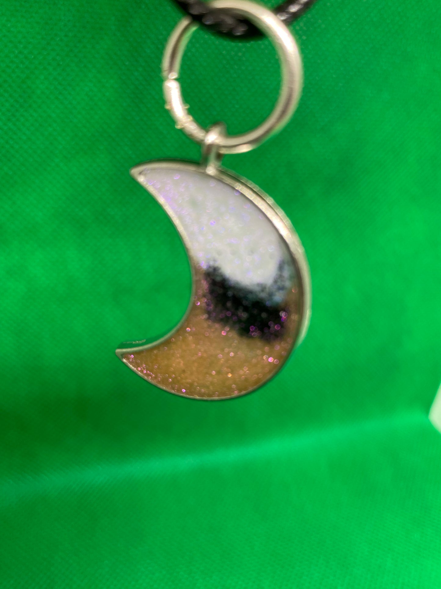 Tricolored half moon