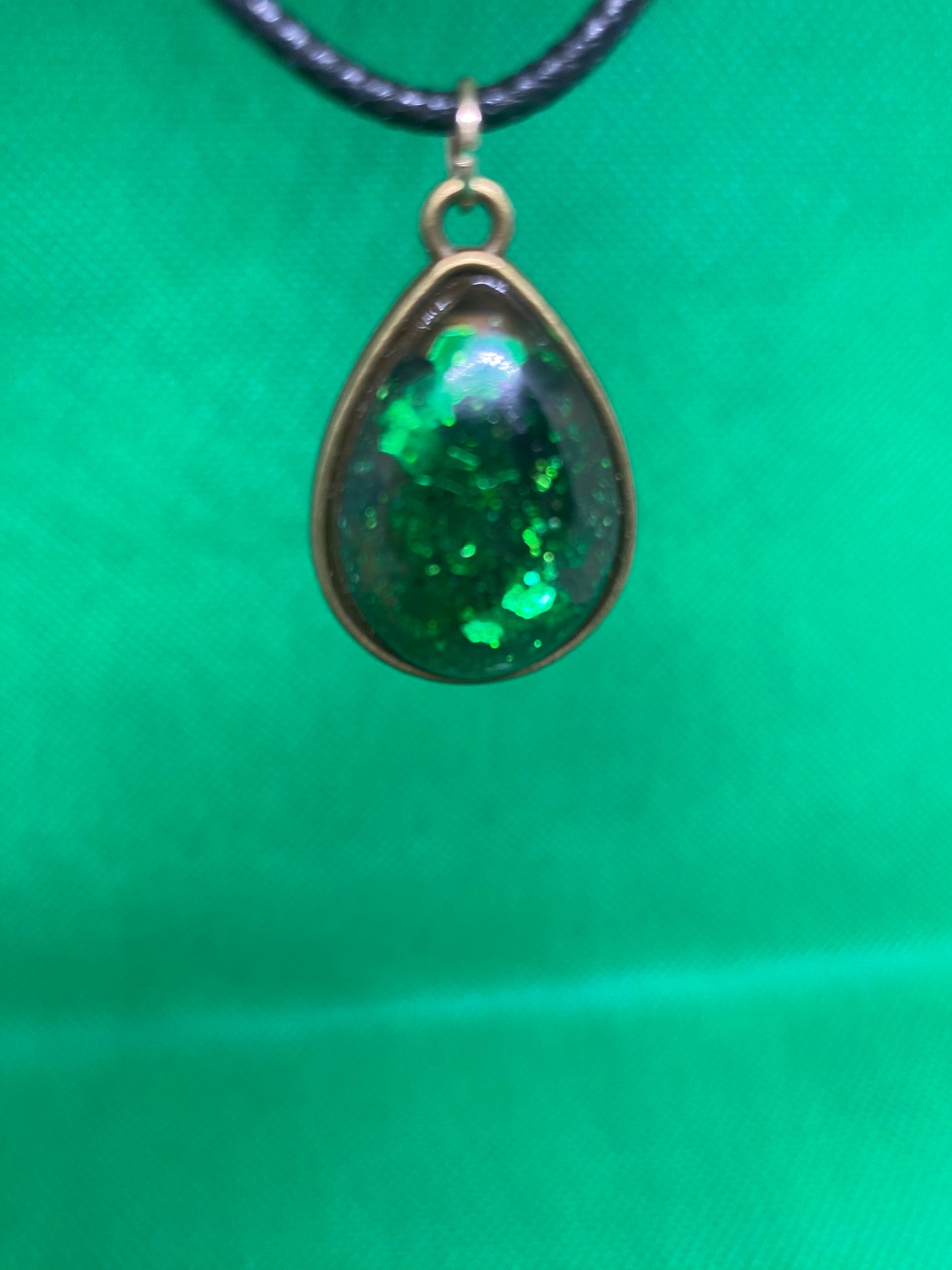 Emerald green teardrop necklace