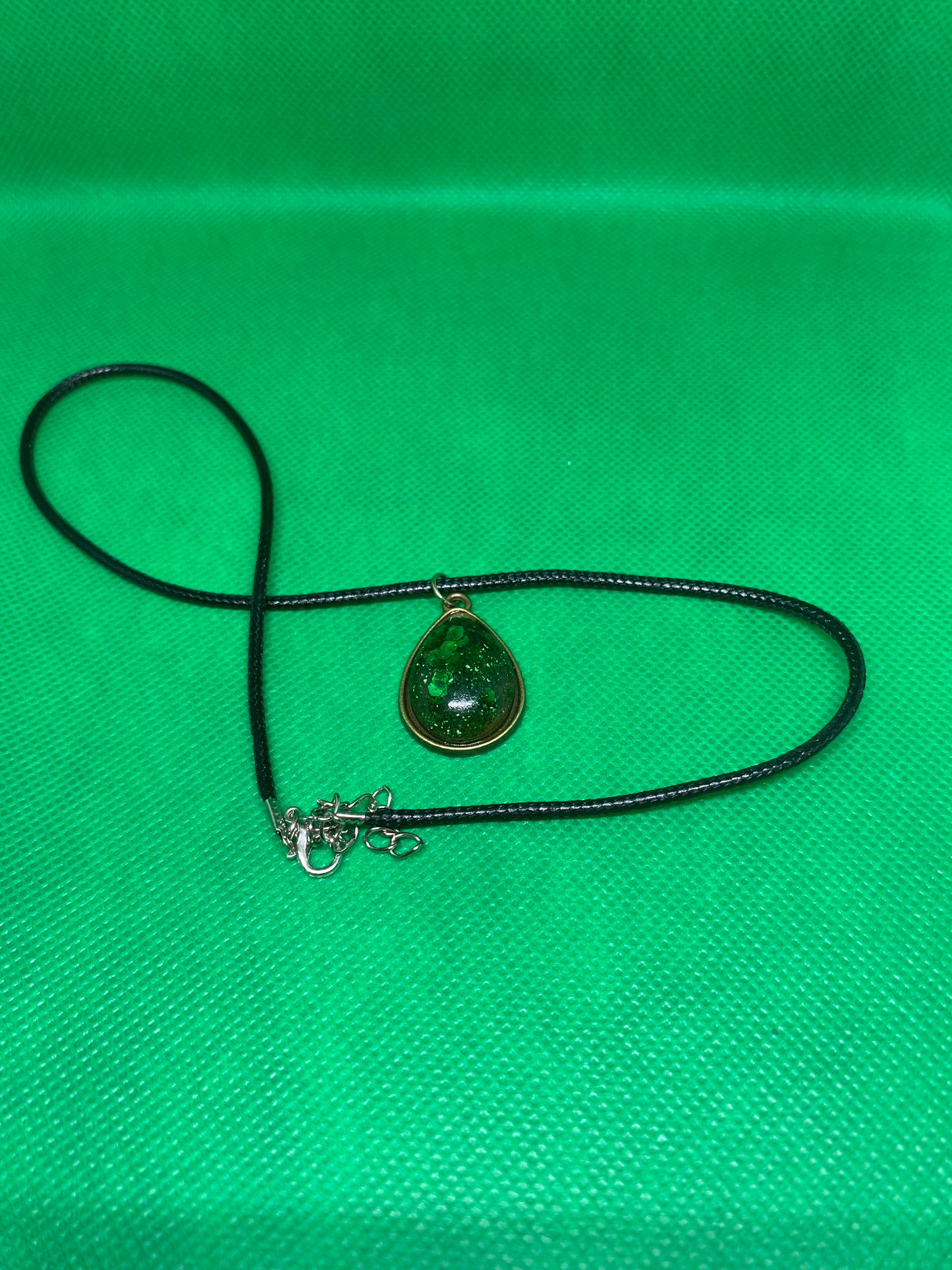 Emerald green teardrop necklace