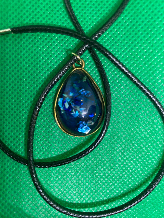 Blue teardrop necklace