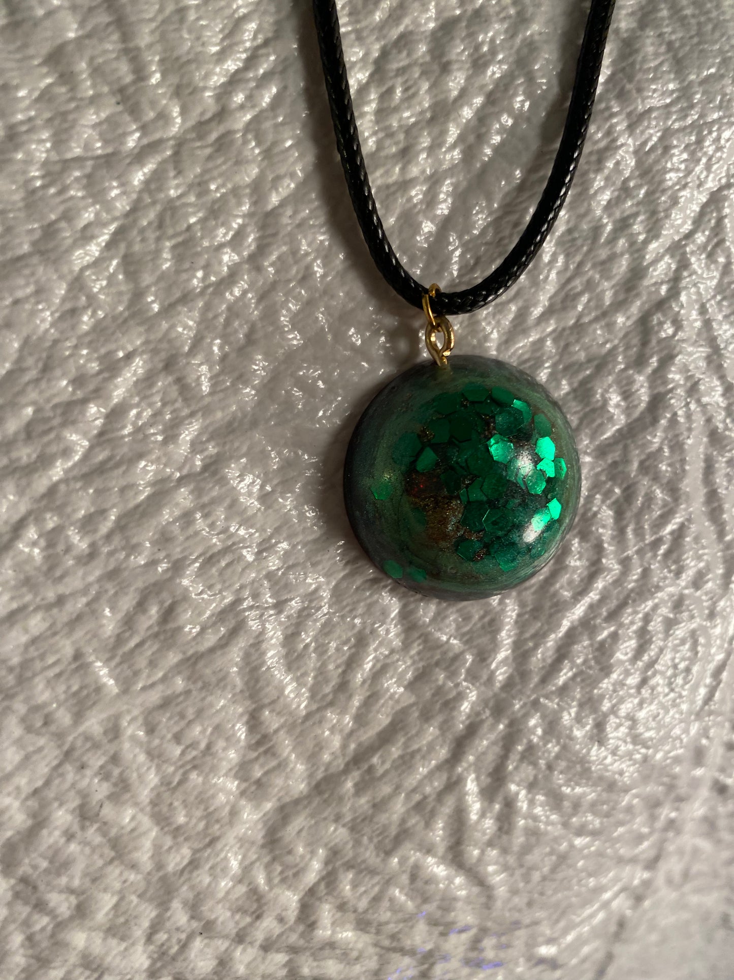 Green glitter pendant