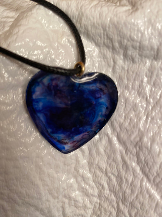 Medium midnight heart pendant